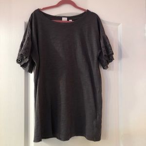 Grey Gap top with eyelet sleeves, size XS women